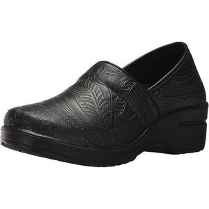 Women Easy Street Lyndee Flat & Loafers